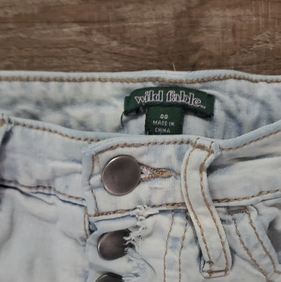 Wild fable short shorts 3 inch frayed edges size 00 - Picture 3 of 4